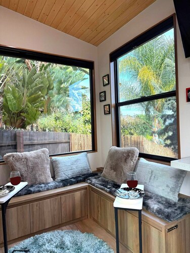 ArtNest: Full Kitchen & bath, Dishwasher, W/D, Firepit, Private, Parking, Safe