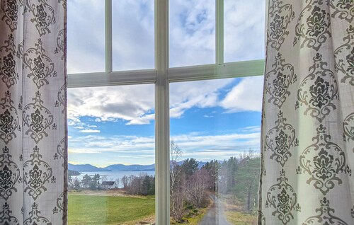 Amazing home in Kysnesstrand with WiFi