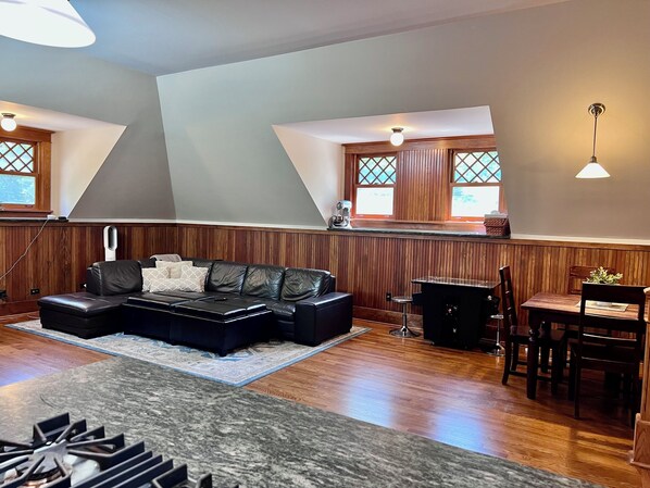 Interior - Stunning Coach House in Evanston, near Lake and Northwestern University (Evanston)