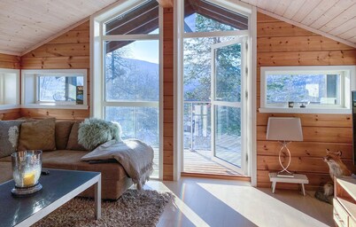 Cozy home in Stryn with sauna