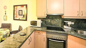 House, 2 Bedrooms, Terrace | Private kitchen - Global Sidney - By Global Rental Holidays 8753 (Villajoyosa)