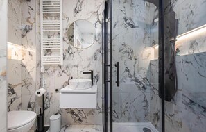 Douche, séchoir à cheveux