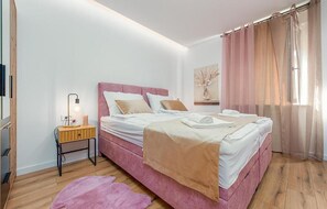 2 Schlafzimmer, Reisekinderbett, kostenloses WLAN, Bettwäsche