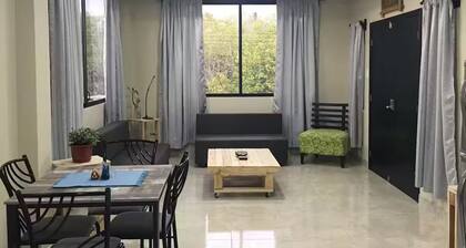 Modern w/Balcony Apt, 5min away FROM SEA!