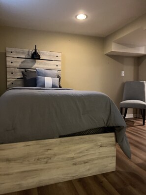 3 bedrooms, iron/ironing board, WiFi, bed sheets