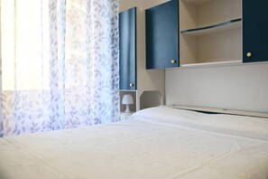 1 habitación y ropa de cama