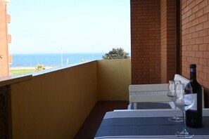 Outdoor dining - P051 – Porto Recanati, comfortable two-room apartment with sea view (Porto Recanati)