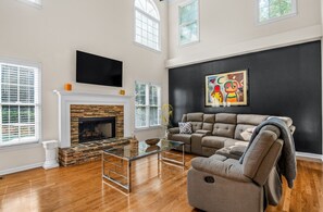 Living area - New! Lux Mansion, 5 BR 4 BA, Heated Pool, Sleeps 12+ (Fayetteville)