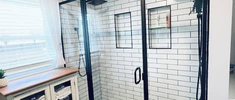 Shower, towels, toilet paper