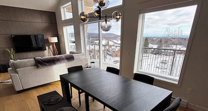 Ski-in Penthouse Condo at the base of Mont-Ste-Anne