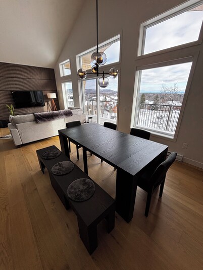 Ski-in Penthouse Condo at the base of Mont-Ste-Anne