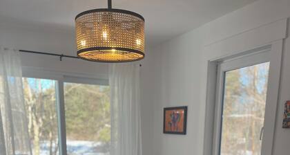 Now Booking 2026 Spacious Cottage Close to Parlee beach and Main Street Shediac