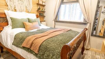 3 bedrooms, desk, travel crib, free WiFi