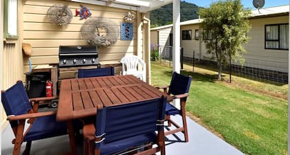 Okiwi Bay Cosy Cottage