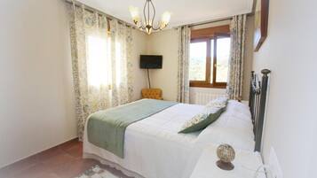 3 chambres, fer et planche Ă repasser, Wi-Fi gratuit, draps fournis