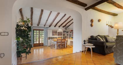 Collado Country House with Mountain Views, Wi-Fi, and Air Conditioning