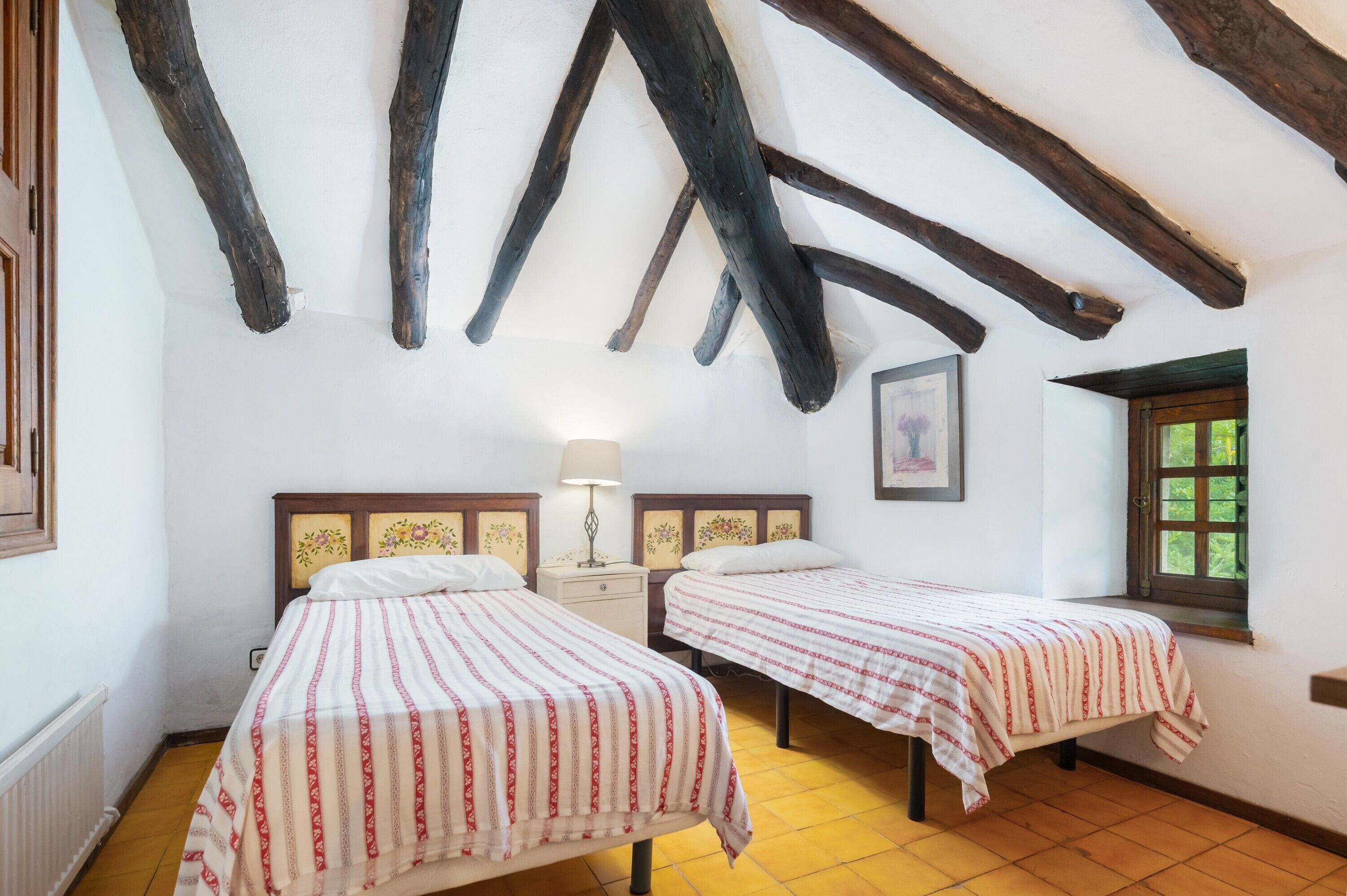 4 bedrooms, free WiFi, bed sheets