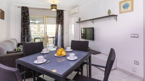 Unclassified image, 2 of 12, button - Global Jardines Family 206 8760 (Salou)