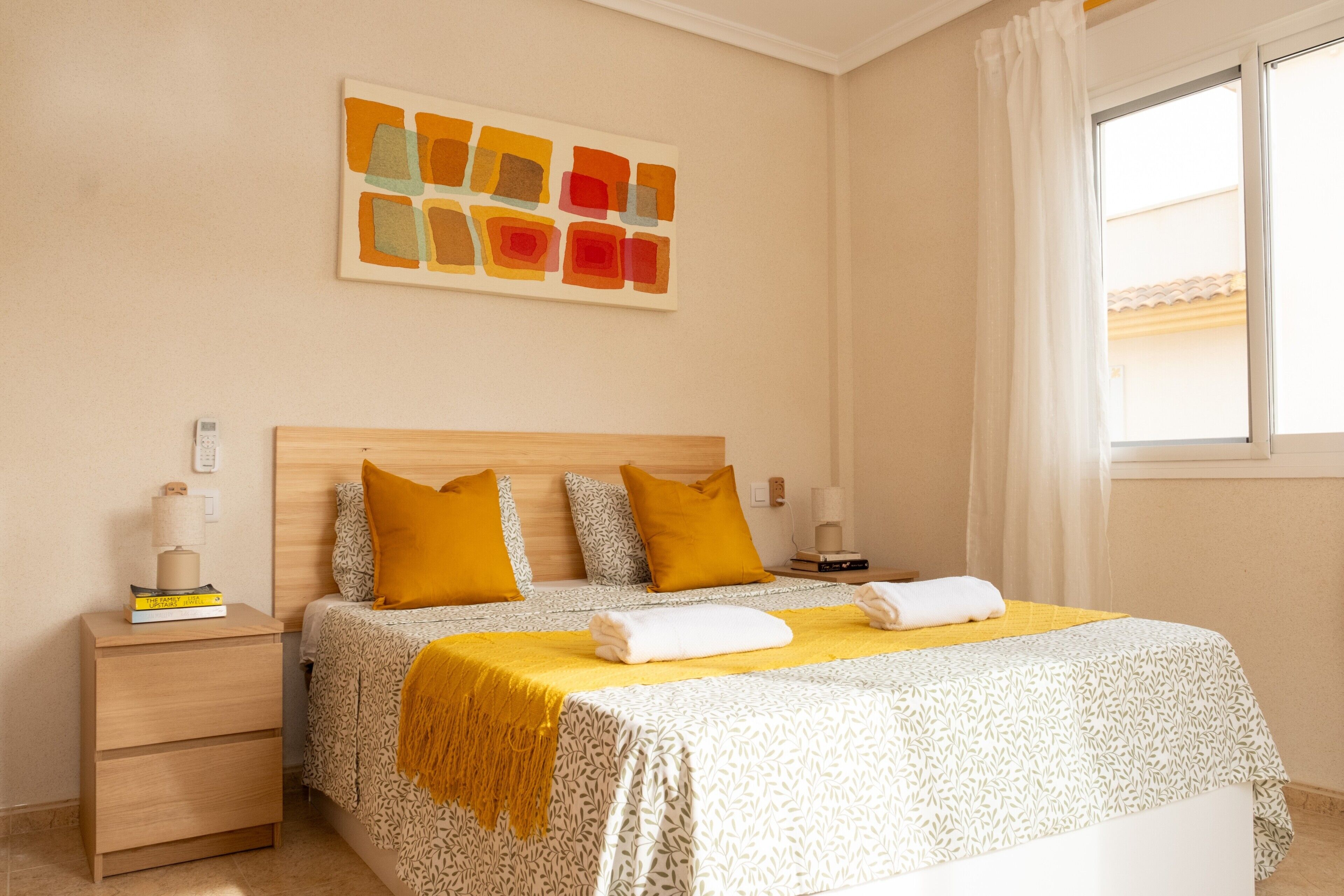 3 slaapkamers, een strijkplank/strijkijzer, gratis wifi, beddengoed