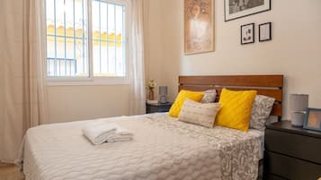 3 bedrooms, iron/ironing board, free WiFi, bed sheets