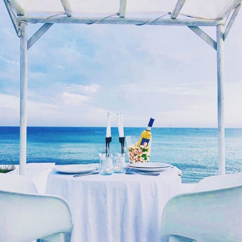 Villa 'With Stunning Sea View' right on the water, private terrace and Wi-Fi