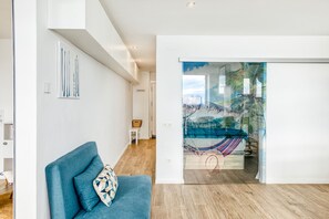 Interior - Apartment 'Rooftop' with Sea View, Wi-Fi and Air Conditioning (Empuriabrava)