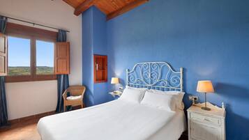 7 bedrooms, iron/ironing board, free WiFi, bed sheets