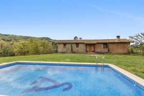 Pool - Country House 'El Molí De Canellas' with Mountain View, Private Pool and Wi-Fi (Sagas)
