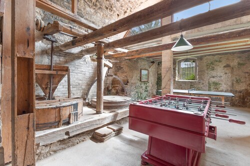 Maison de campagne "El Molí De Canellas" avec vue sur les montagnes, piscine privée et Wi-Fi