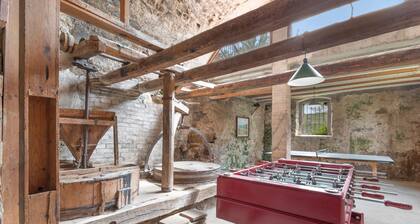 Maison de campagne "El Molà De Canellas" avec vue sur les montagnes, piscine privée et Wi-Fi