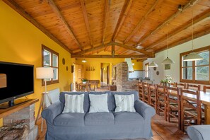 TV, fireplace, ping pong - Country House 'El Molí De Canellas' with Mountain View, Private Pool and Wi-Fi (Sagas)