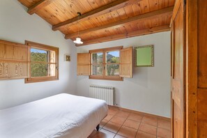 6 dormitorios, tabla de planchar con plancha, wifi gratis y ropa de cama