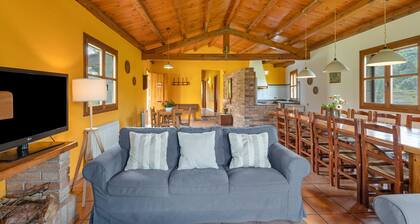 Country House 'El Molí De Canellas' with Mountain View, Private Pool and Wi-Fi