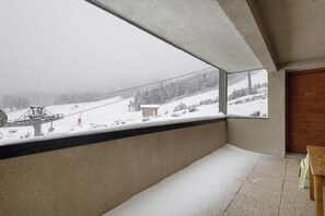 Property grounds - Apartment 'Cerdagne' with Mountain View, Shared Terrace and Wi-Fi (Les Angles)