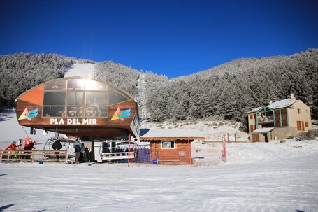 Exterior. Apartment 'Cerdagne' with Mountain View, Shared Terrace and Wi-Fi