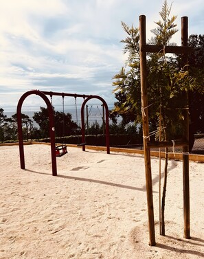 Children's area - Bungalow 'Mit Meerblick' with Sea View, Shared Pool and Air Conditioning (Saint-Raphaël)