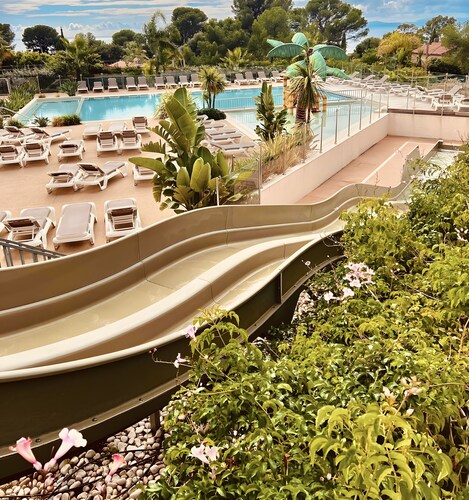 Bungalow "Sunset Lodge" avec vue sur la mer, piscine partagée et climatisation