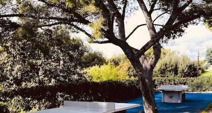 Bungalow 'Sunset Lodge' with Sea View, Shared Pool and Air Conditioning