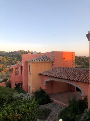 Exterior - Apartment 'Tavolara Porto San Paolo E2' with Sea View, Shared Pool and Air Conditioning (Porto San Paolo)