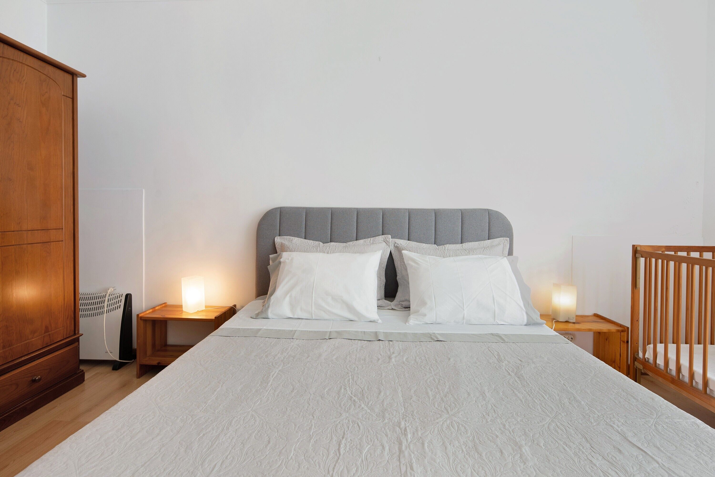 Free WiFi, bed sheets