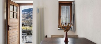 Apartment 'Mini House' with Mountain View, Private Terrace and Private Garden
