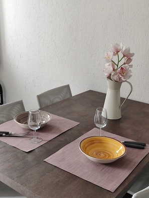 Dining - Apartment 'Mini House' with Mountain View, Private Terrace and Private Garden (Roisan)