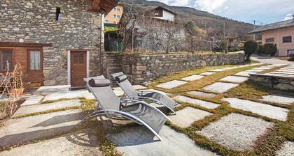 Apartment 'Mini House' with Mountain View, Private Terrace and Private Garden
