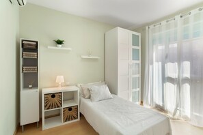 3 bedrooms, iron/ironing board, free WiFi, bed sheets