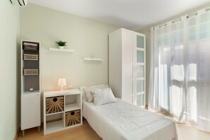 3 chambres, fer et planche à repasser, Wi-Fi gratuit, draps fournis