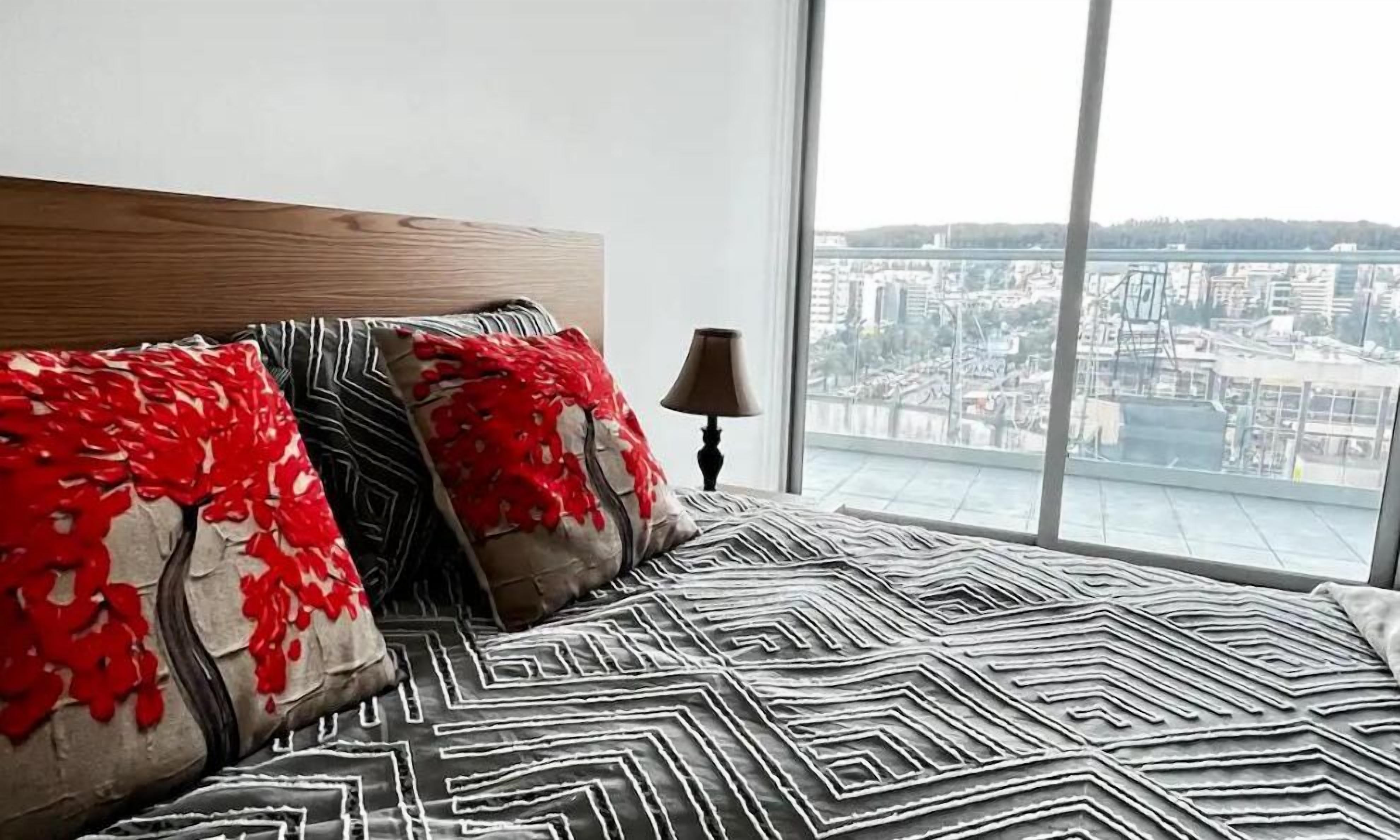 Family Apartment, Balcony, City View | 3 bedrooms, soundproofing, free WiFi