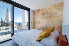 6 bedrooms, iron/ironing board, free WiFi, bed sheets