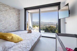 6 habitaciones, tabla de planchar con plancha y wifi gratis 