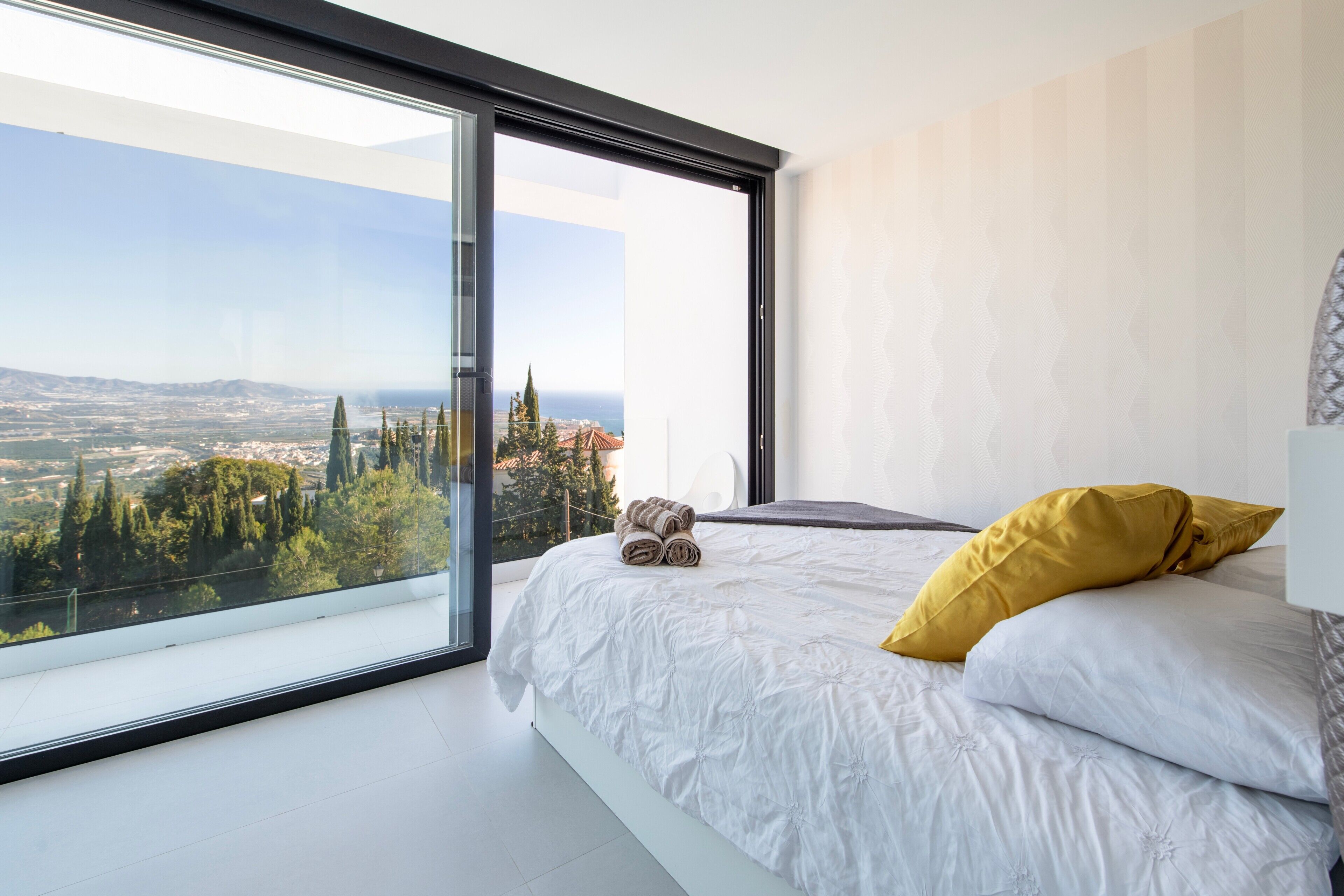 6 bedrooms, iron/ironing board, free WiFi, bed sheets