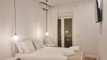 2 bedrooms, desk, iron/ironing board, travel crib